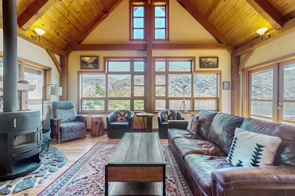 Unique South Shore lakefront retreat w/private hot tub and lake views