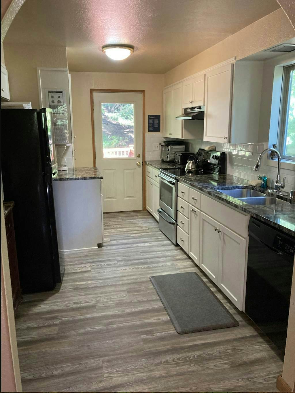 Dog-friendly retreat with mountain views, private hot tub & game room