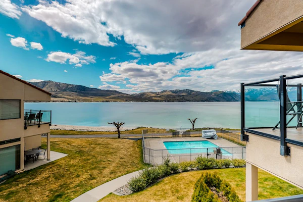 Lakefront Condo + Loft w/Private Buoy, Shared Pool & Hot Tub and High-Speed WiFi