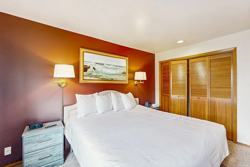 Lake Chelan Shores - Lakeside Luxury 19-5