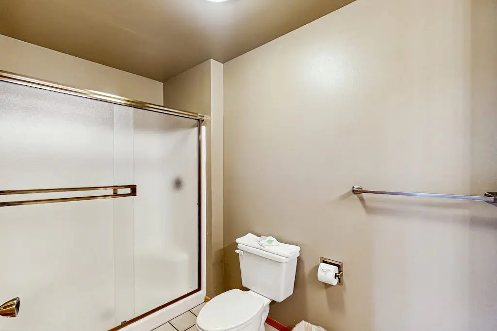 Lake Chelan Shores - Lakeside Luxury 19-5