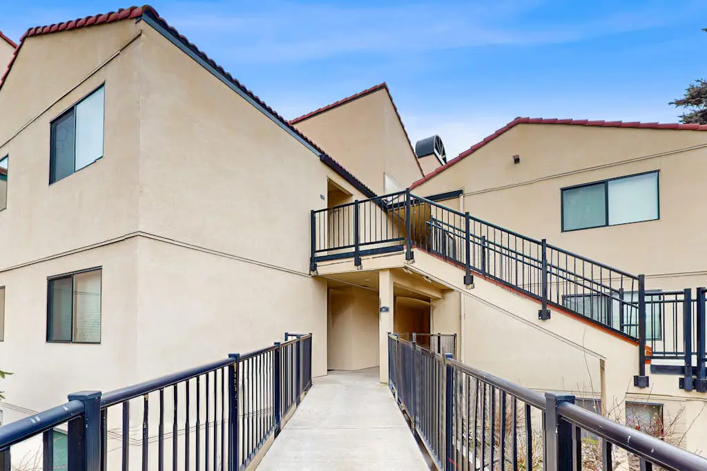 Lake Chelan Shores - Lakeside Luxury 19-5