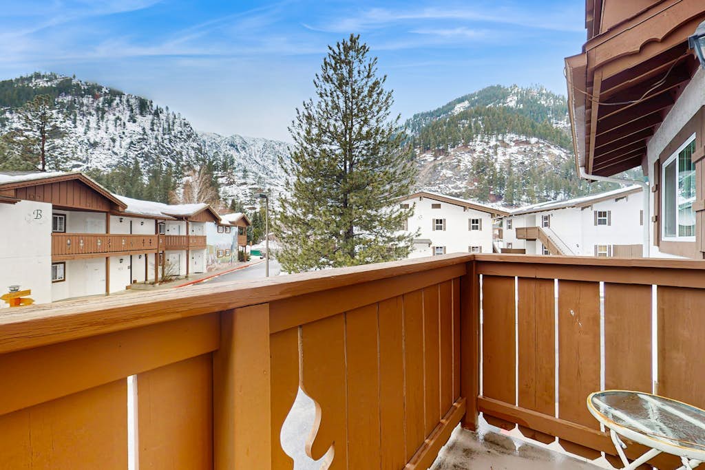 Cozy alpine escape with modern comforts, scenic views and great shared amenities