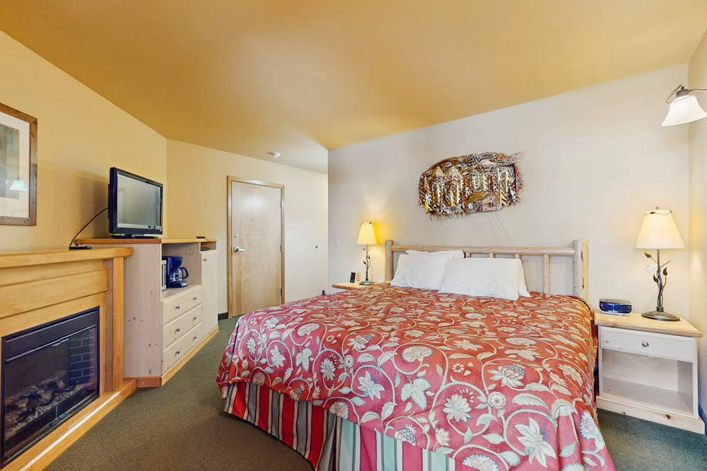 Icicle Village Resort Condo #408
