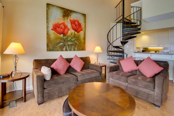 Lovely Lakefront Condo with Shared Pool, Hot Tub, Dock, & Tennis Courts