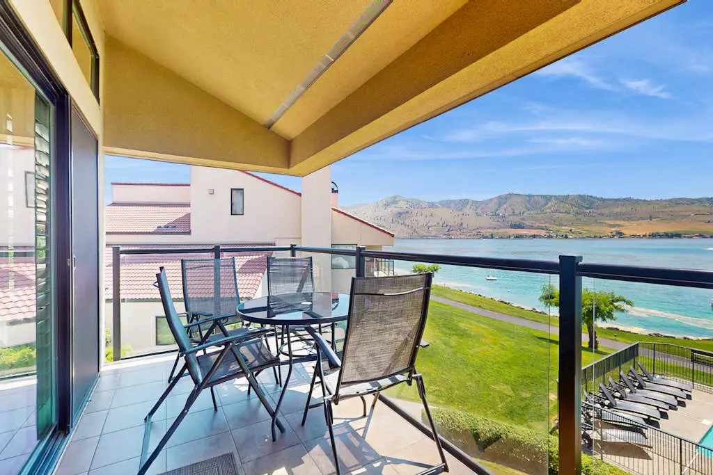 Lake Chelan Shores - Beachfront Splendor 12-5