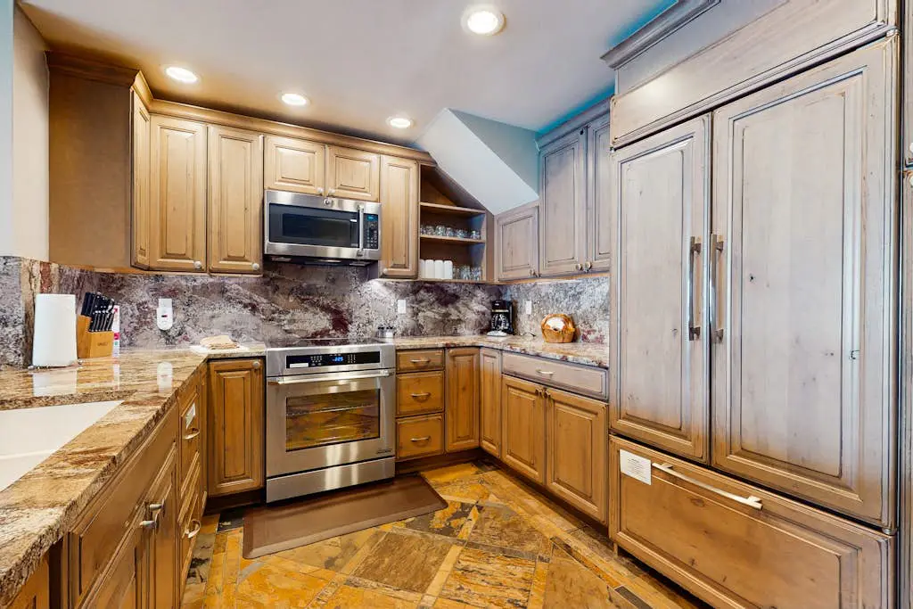 Lake Chelan Shores - Beachfront Splendor 12-5