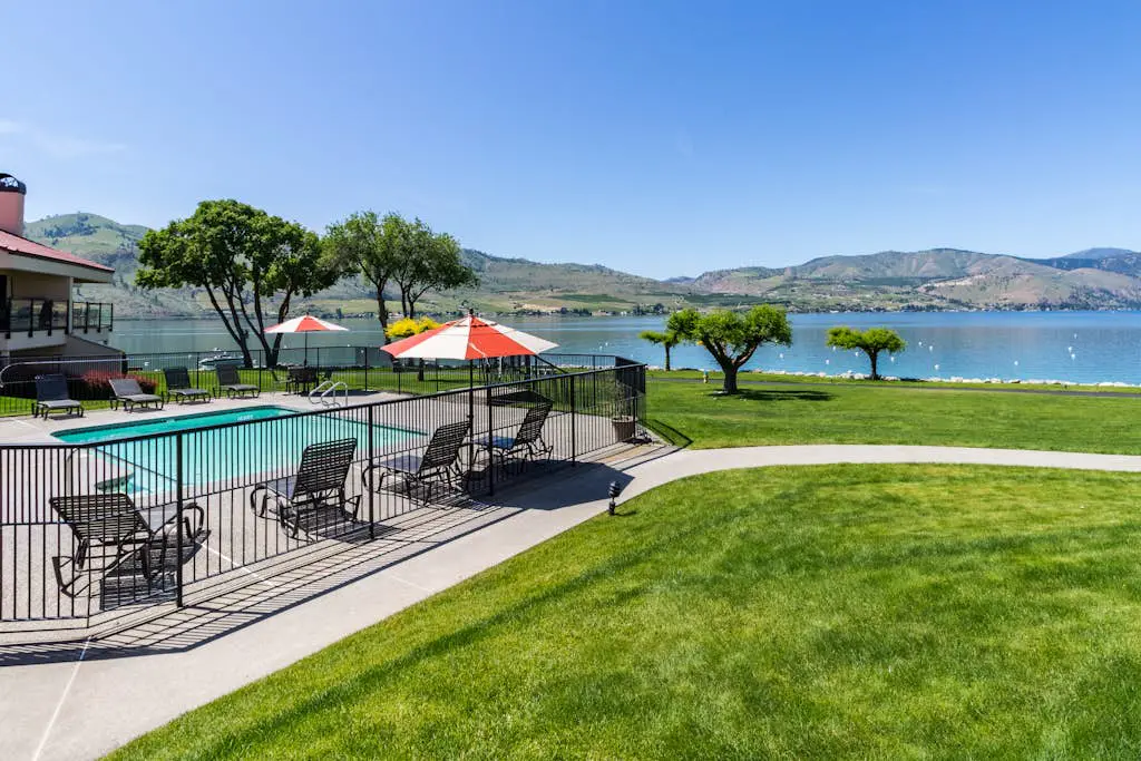 Lake Chelan Shores - Beachfront Splendor 12-5