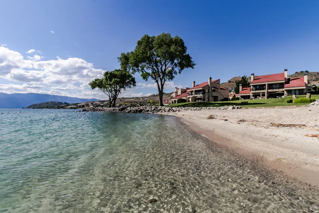 Lake Chelan Shores - Beachfront Splendor 12-5