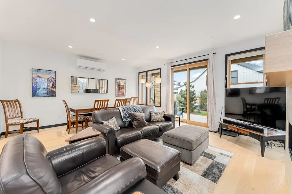 Ponderosa Court, Unit 2A