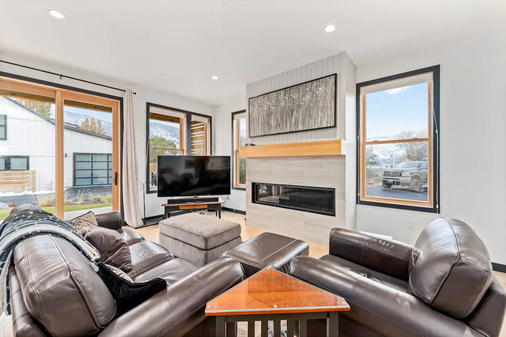 Ponderosa Court, Unit 2A