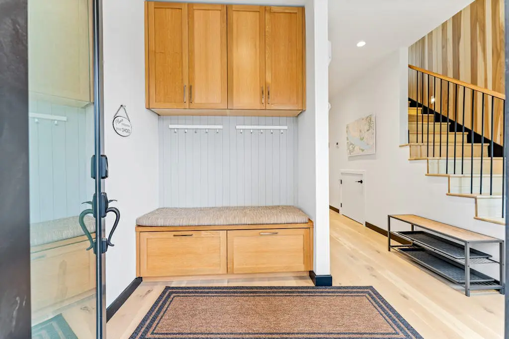 Ponderosa Court, Unit 2A