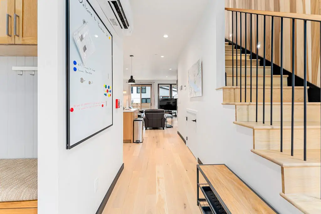 Ponderosa Court, Unit 2A