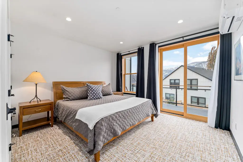Ponderosa Court, Unit 2A