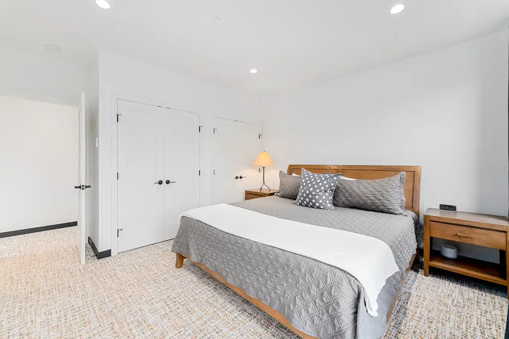 Ponderosa Court, Unit 2A