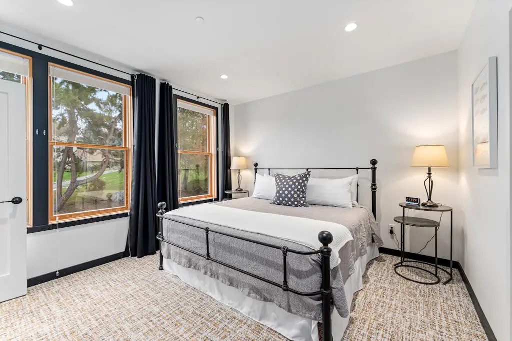 Ponderosa Court, Unit 2A
