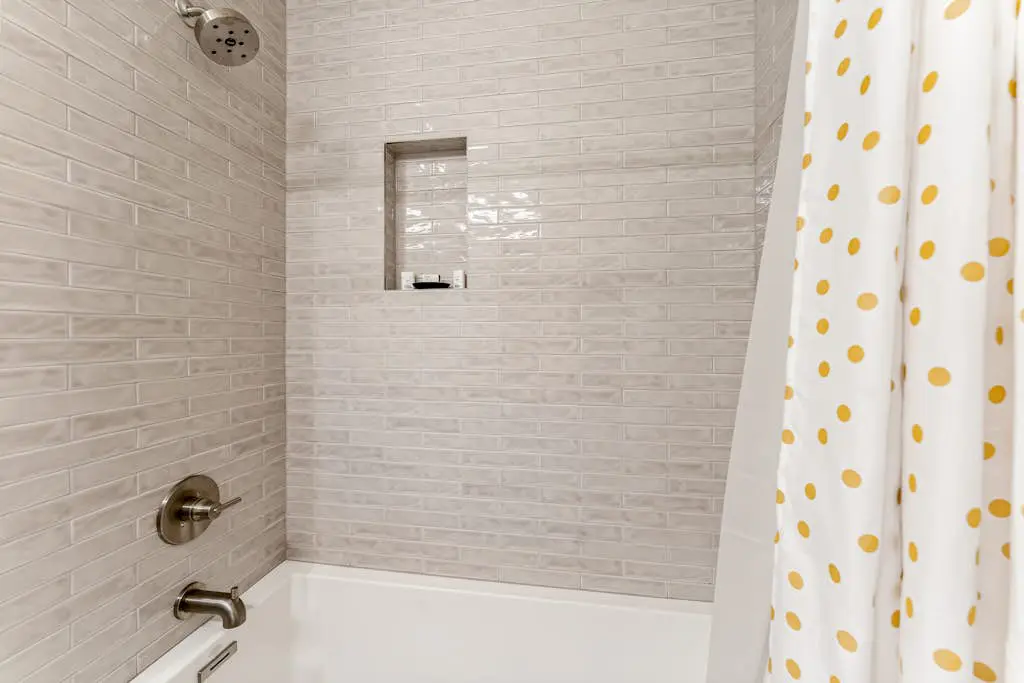Ponderosa Court, Unit 2A