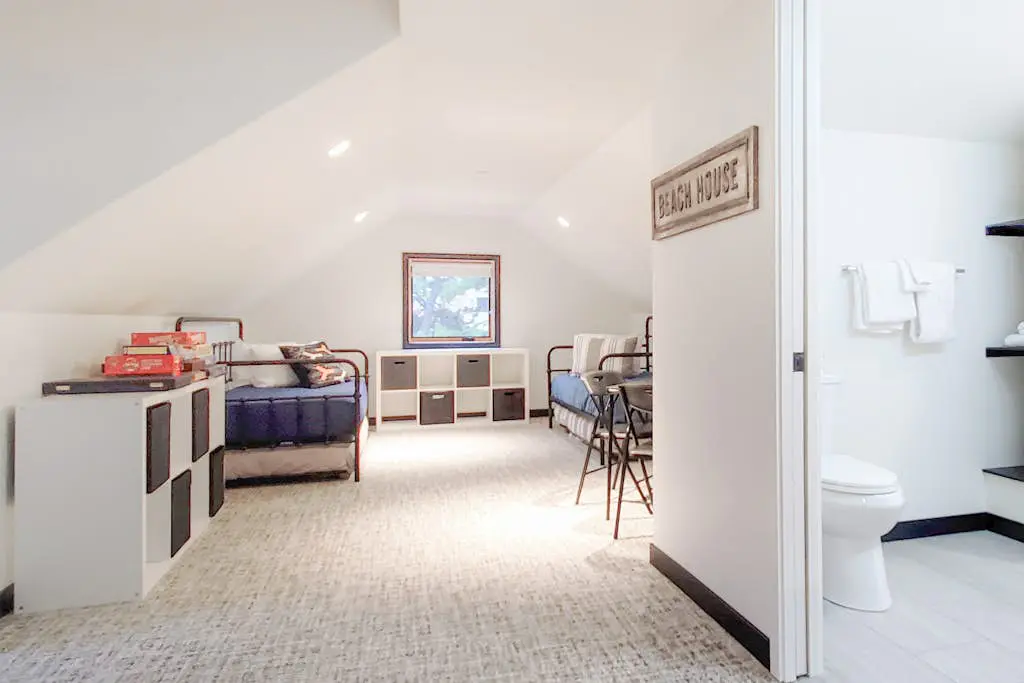 Ponderosa Court, Unit 2A