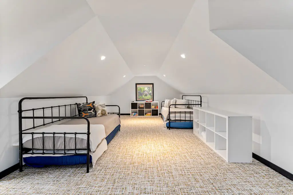 Ponderosa Court, Unit 2A