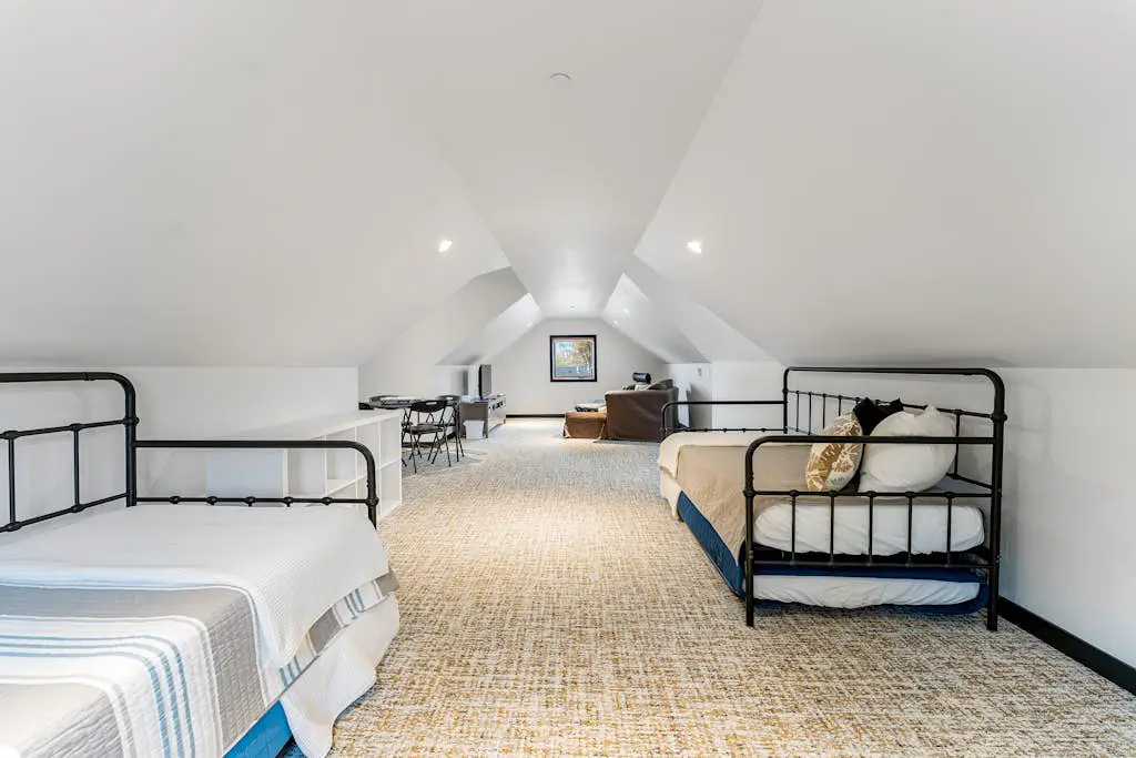 Ponderosa Court, Unit 2A