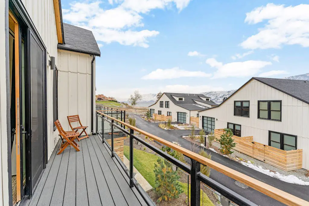 Ponderosa Court, Unit 2A