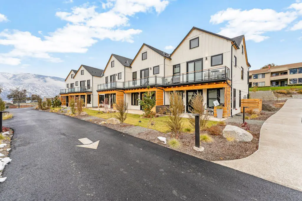 Ponderosa Court, Unit 2A