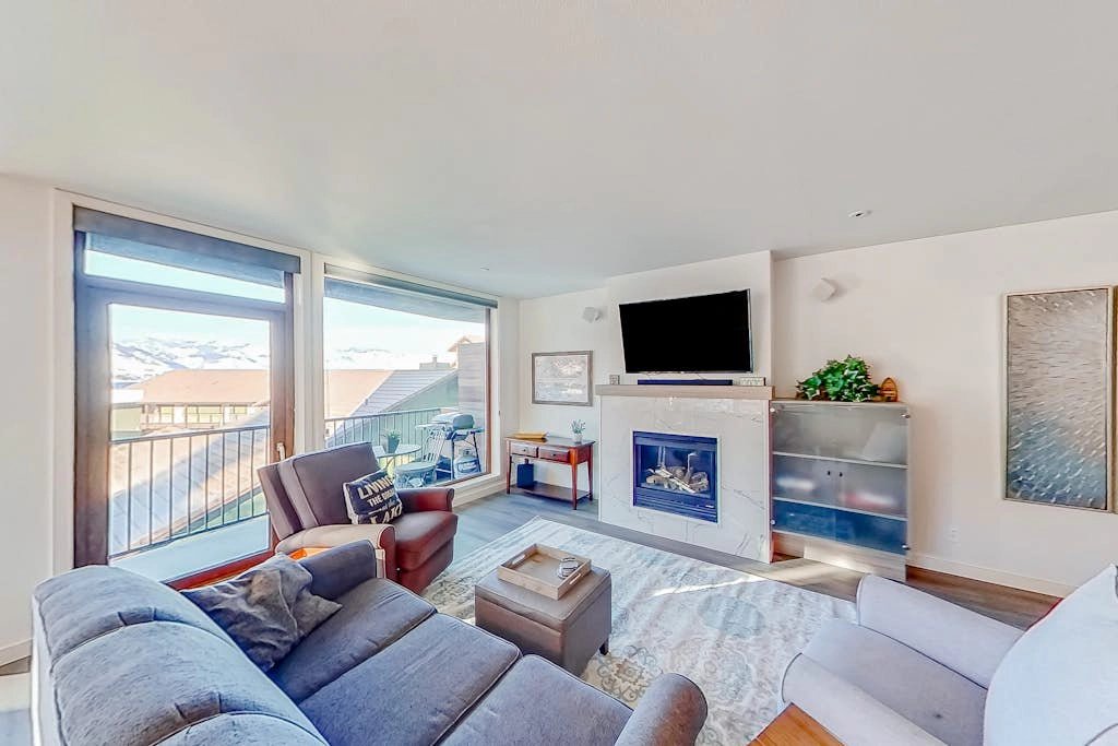 Chelan Resort Suites - Comfort by the Lake 201