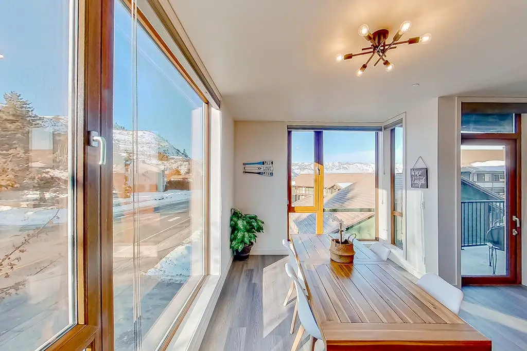 Chelan Resort Suites - Comfort by the Lake 201