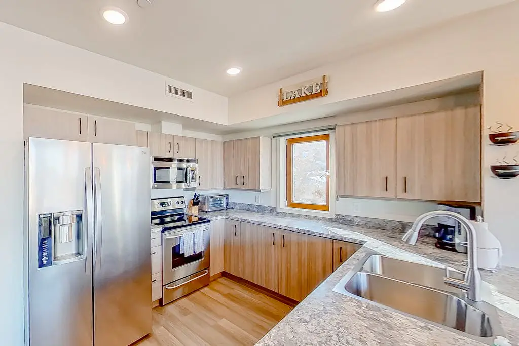 Chelan Resort Suites - Comfort by the Lake 201
