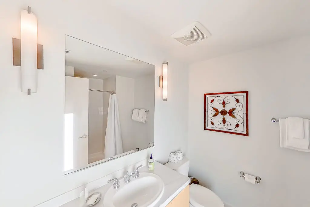 Chelan Resort Suites - Comfort by the Lake 201