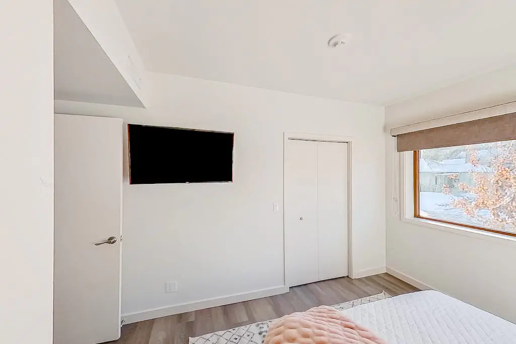 Chelan Resort Suites - Comfort by the Lake 201