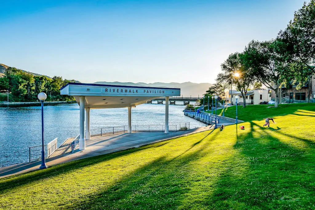 Chelan Resort Suites - Comfort by the Lake 201
