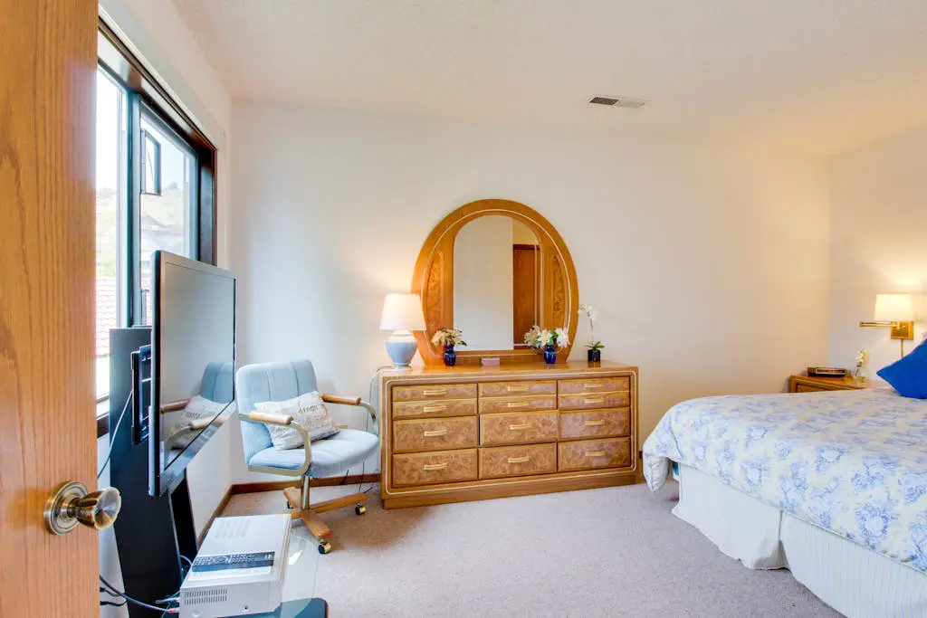 Lake Chelan Shores - Serenity by the Lake #15-9