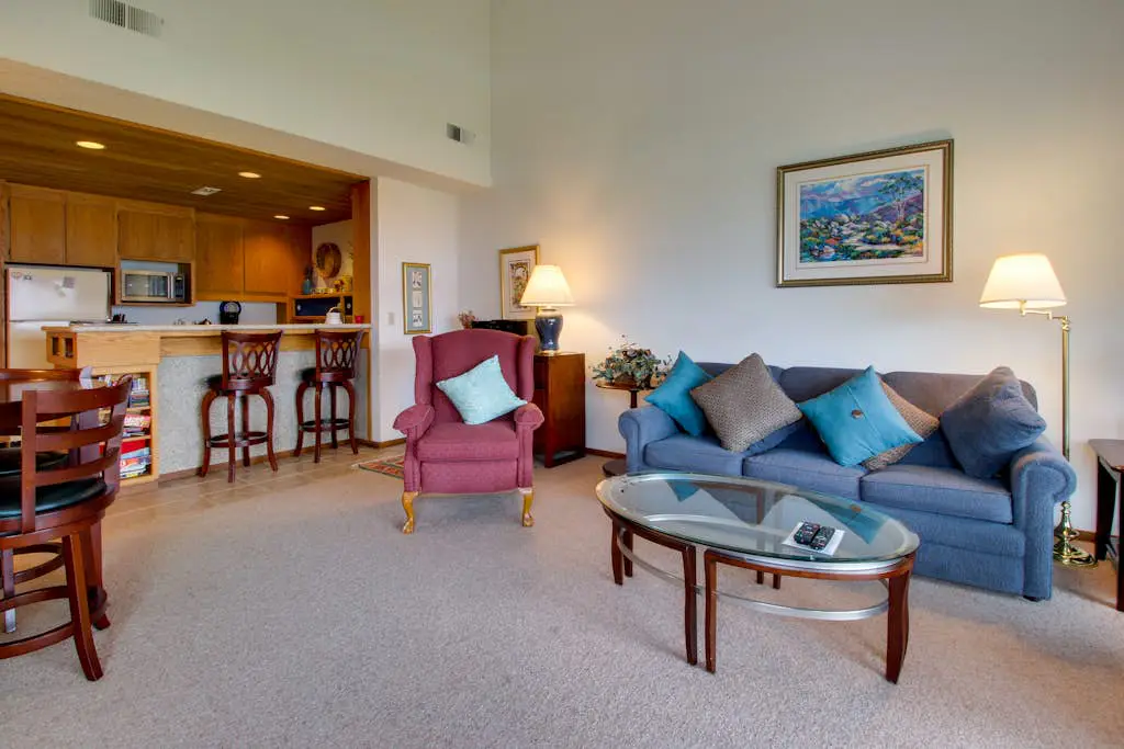 Lake Chelan Shores - Serenity by the Lake #15-9