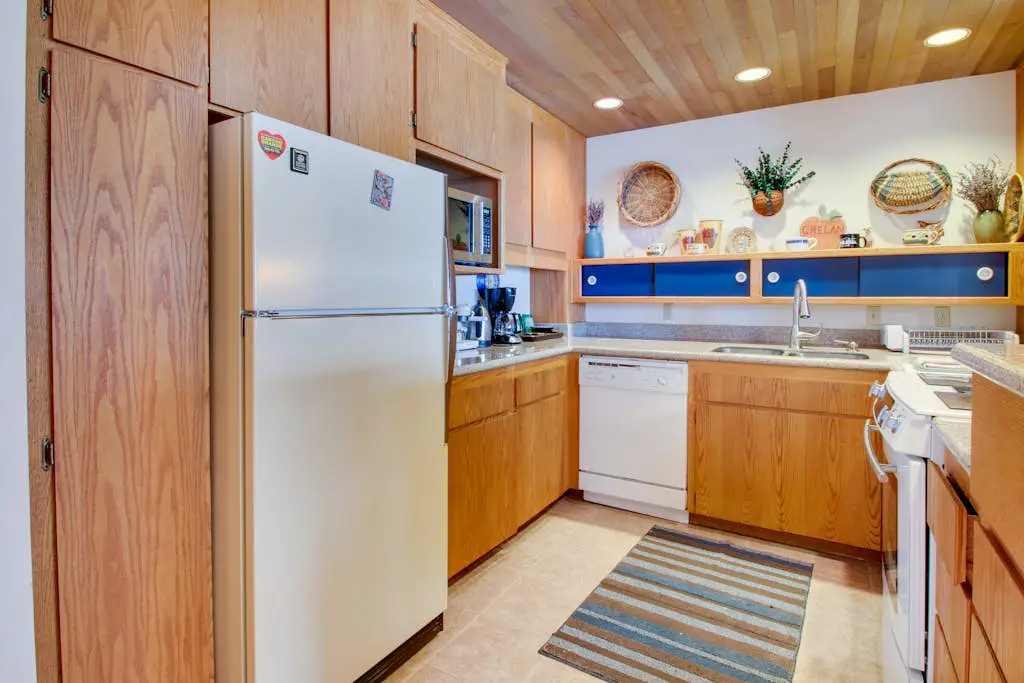 Lake Chelan Shores - Serenity by the Lake #15-9