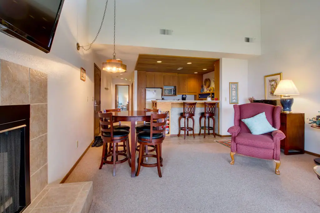Lake Chelan Shores - Serenity by the Lake #15-9