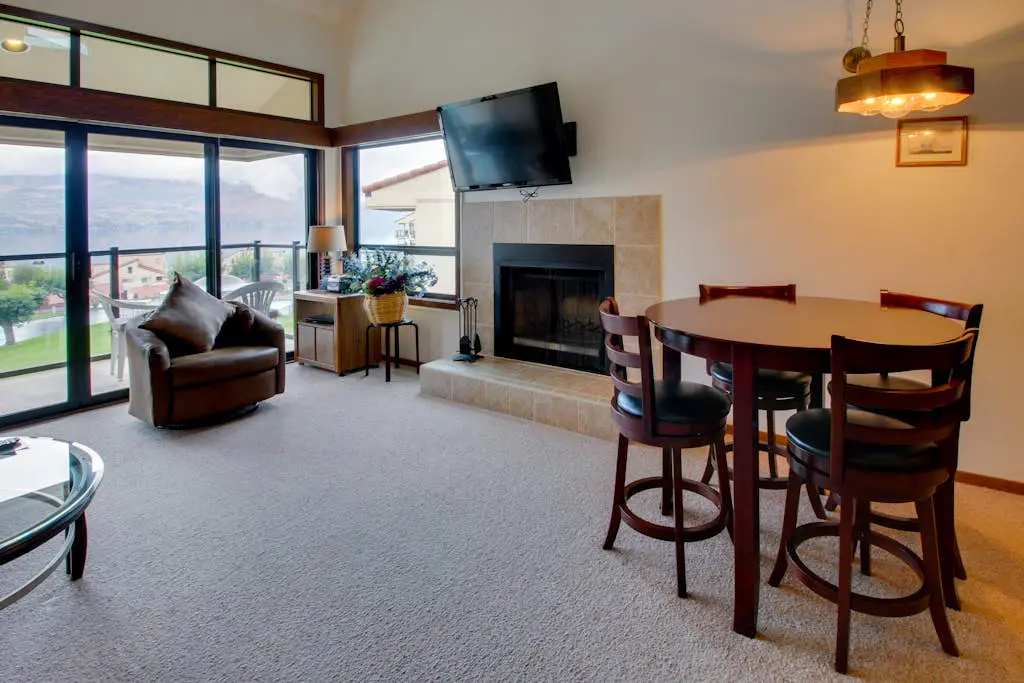 Lake Chelan Shores - Serenity by the Lake #15-9