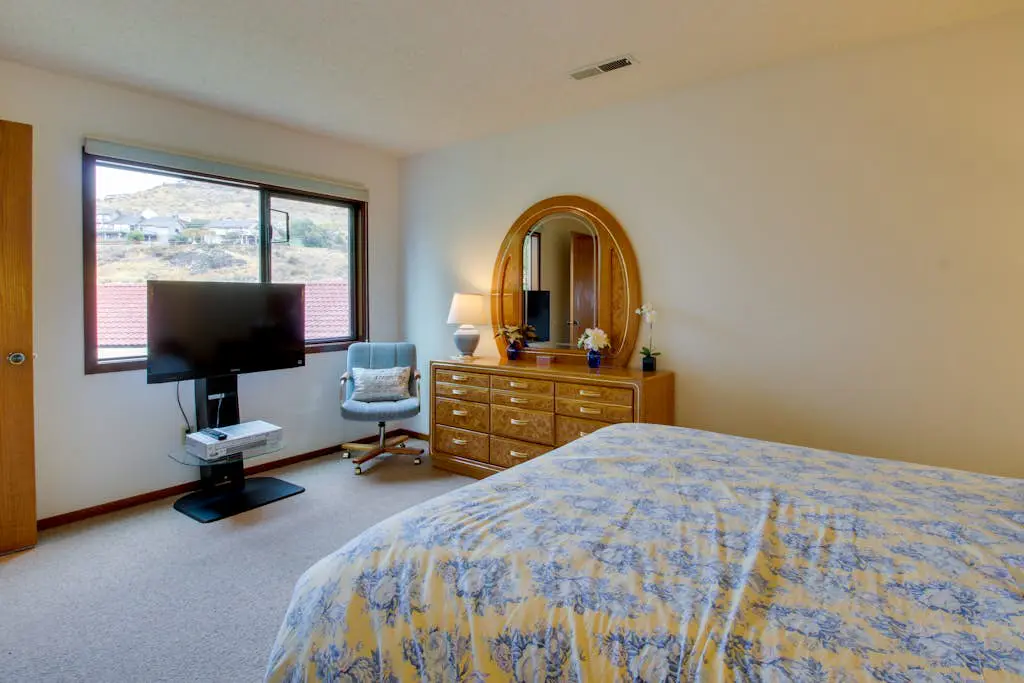 Lake Chelan Shores - Serenity by the Lake #15-9
