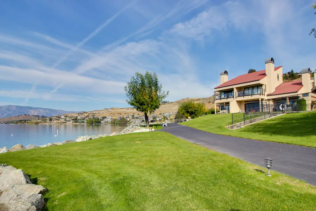 Lake Chelan Shores - Serenity by the Lake #15-9