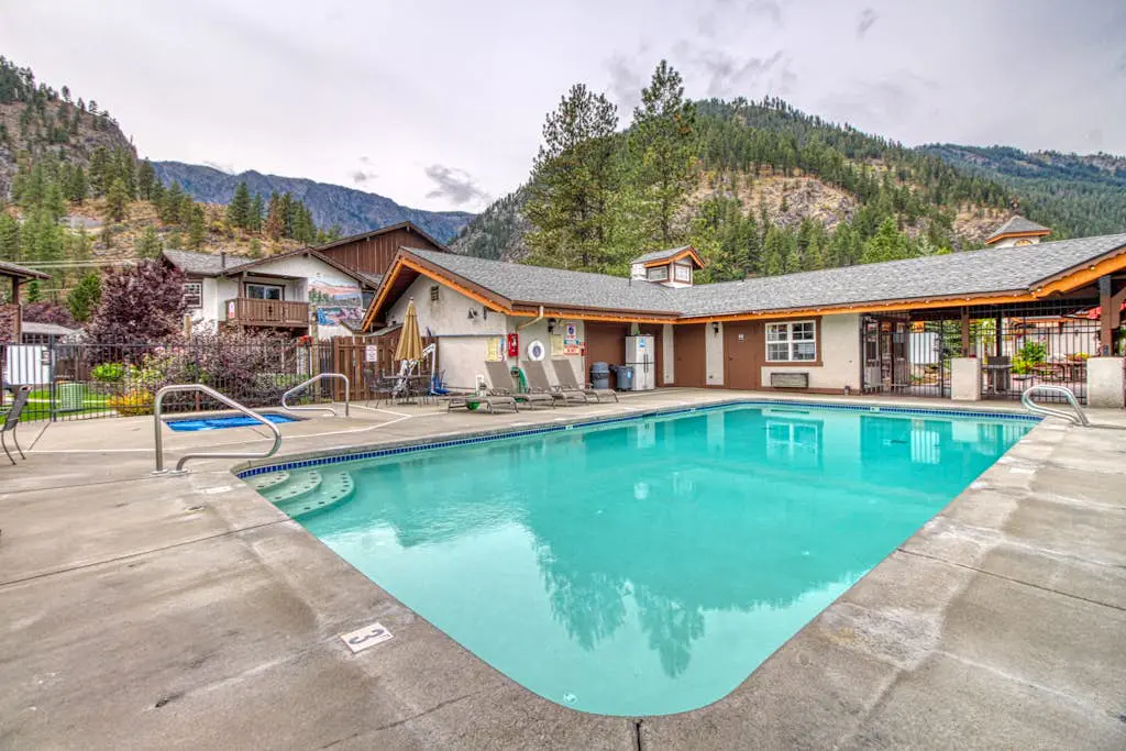 Icicle Village Resort 508 - Alpine Aurora