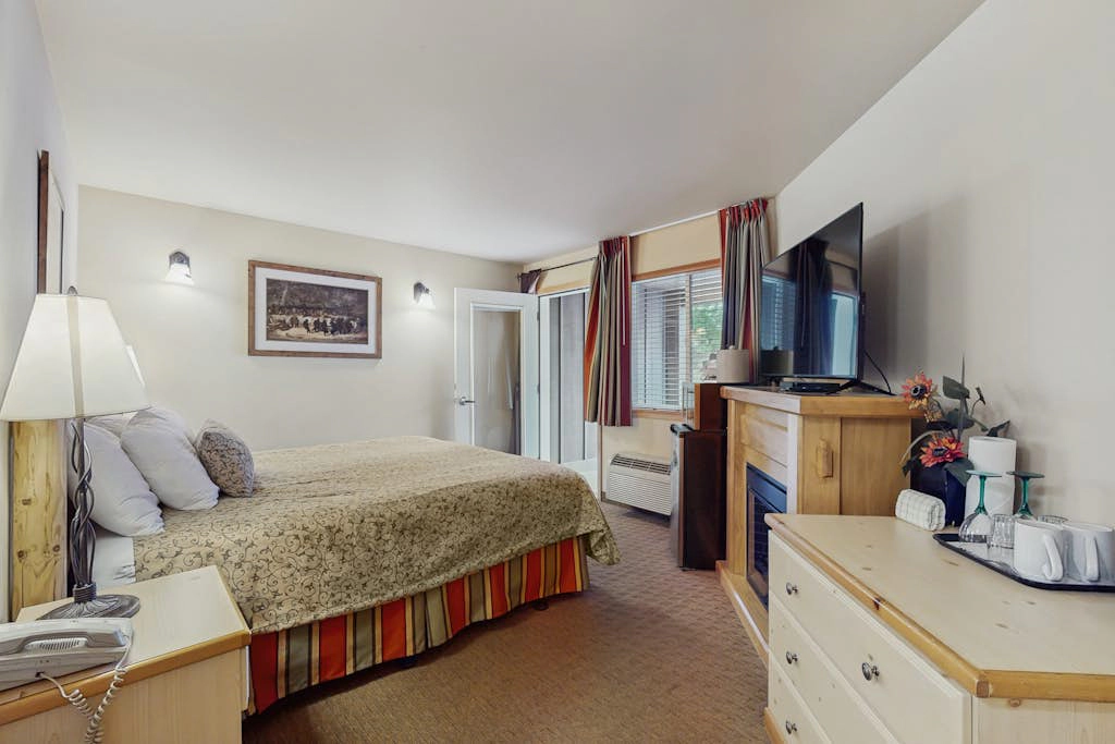 Icicle Village Resort 402 - Juniper Studio