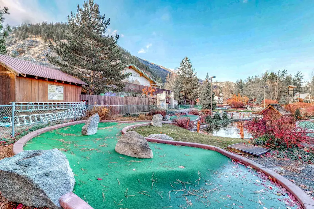 Icicle Village Resort 402 - Juniper Studio