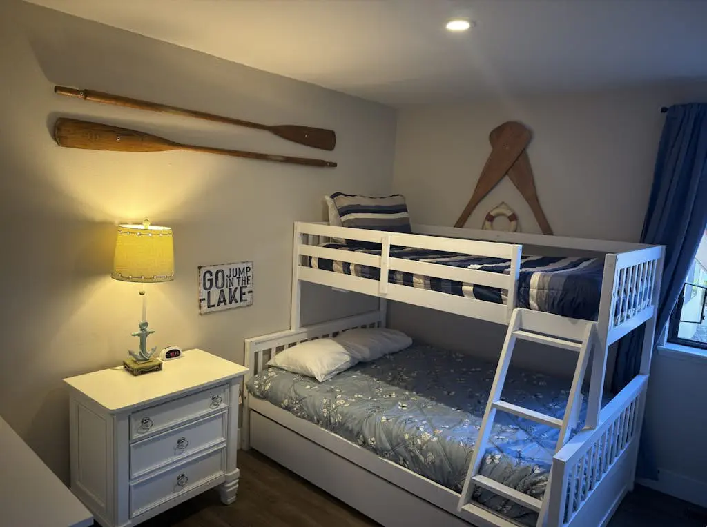 Lake Chelan Shores - Sailboat Dreams 17-2