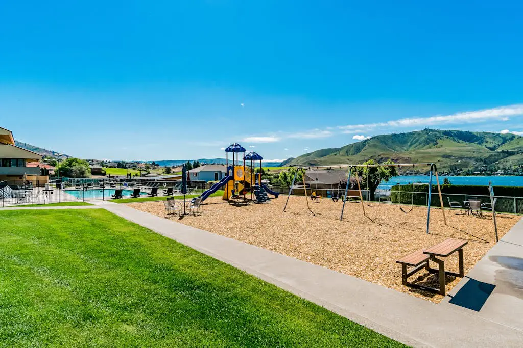 Lake Chelan Shores - Sailboat Dreams 17-2