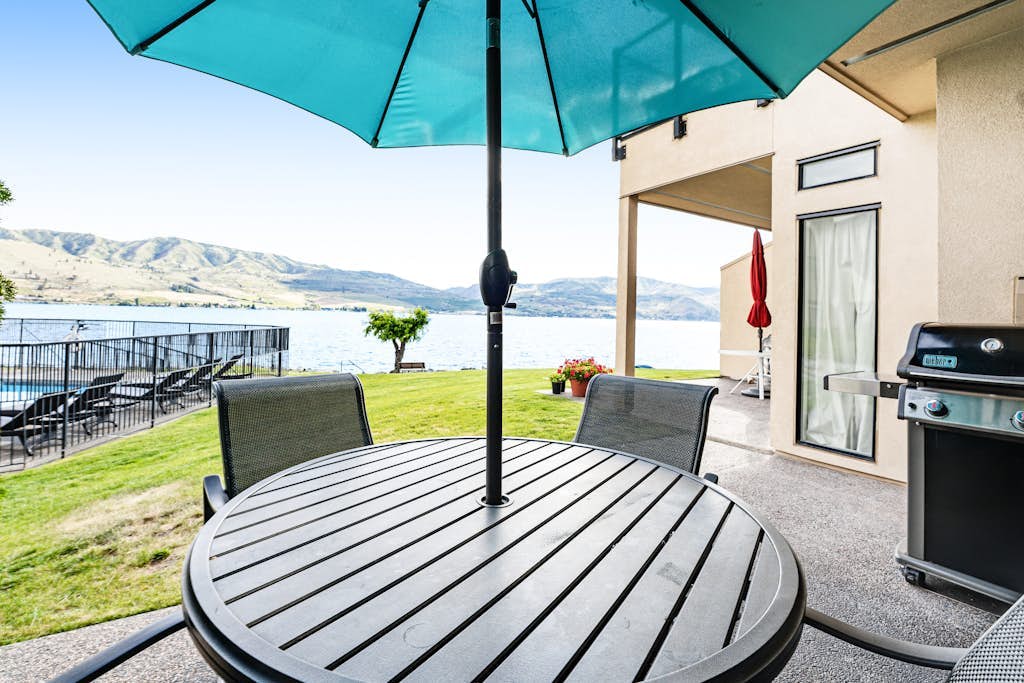 Ground-Floor, Lakefront Condo with Lake Views, Dock, and Shared Pools & Hot Tubs