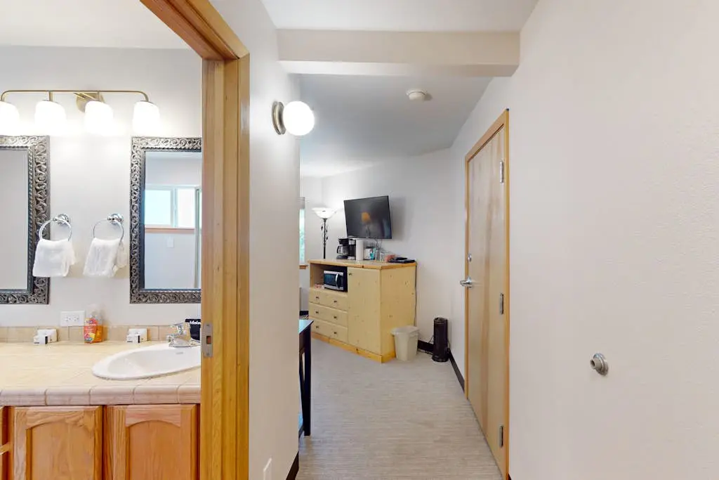 Icicle Village Resort Condo 506