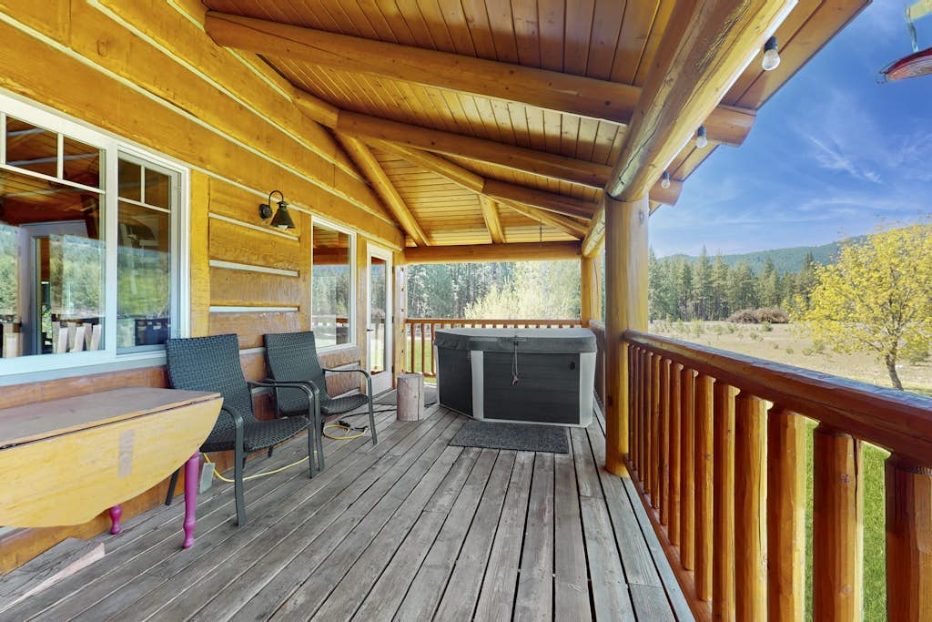 Dog-friendly log home with covered decks - near outdoor recreation