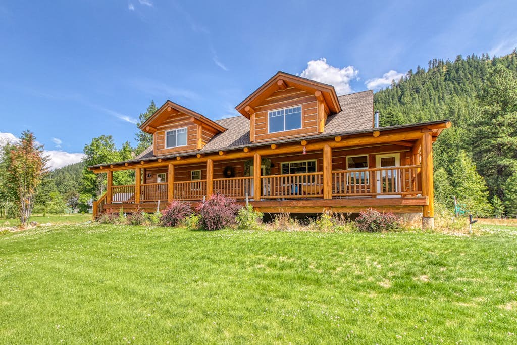 Dog-friendly log home with covered decks - near outdoor recreation