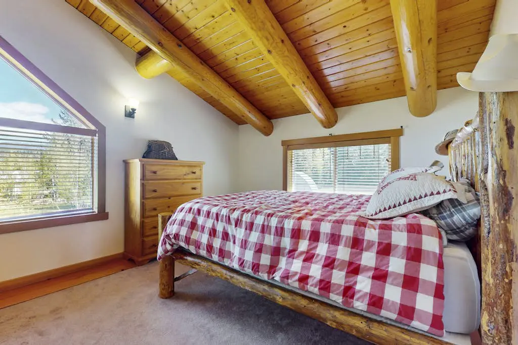 Forestside Lodge