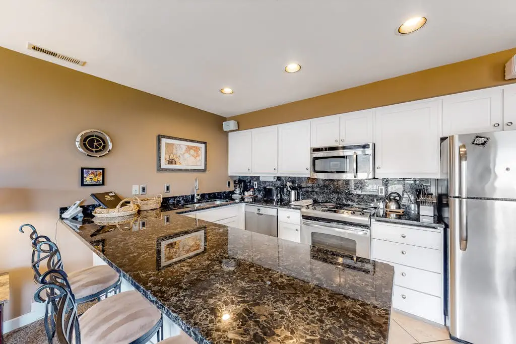 Lake Chelan Shores - A Lakeside Spectacular #17-10